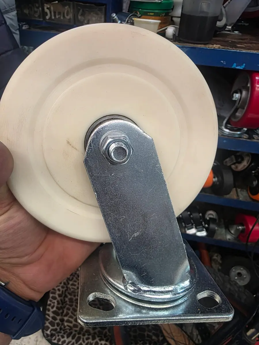 Rueda de nylamid con horquilla y placa base