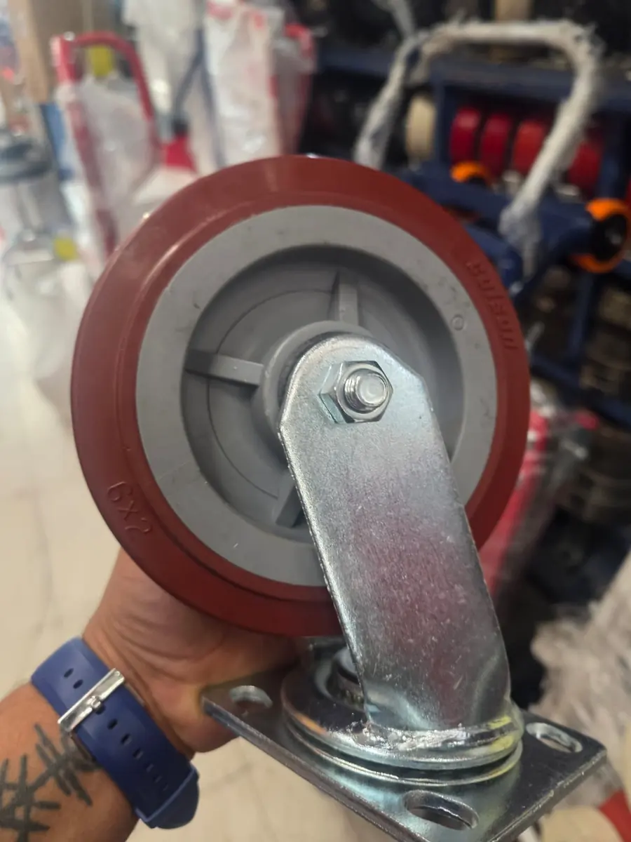 Rueda de poliuretano con horquilla y placa base